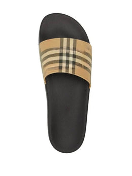 Burberry — Slippers